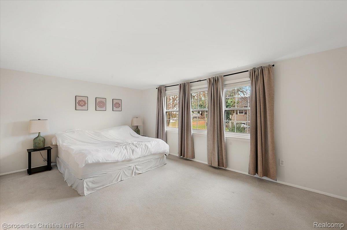 41327 Lagoon Court