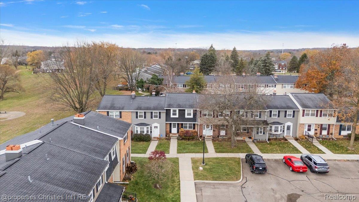 41327 Lagoon Court