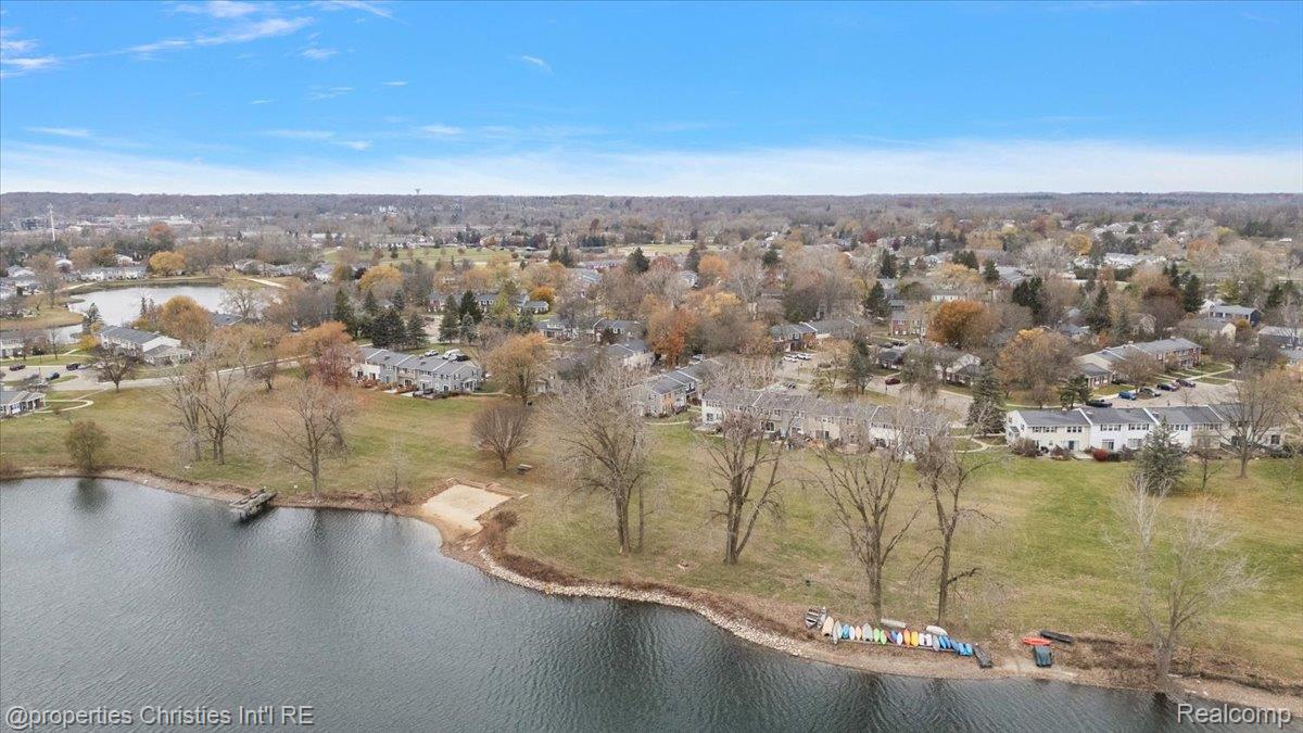 41327 Lagoon Court