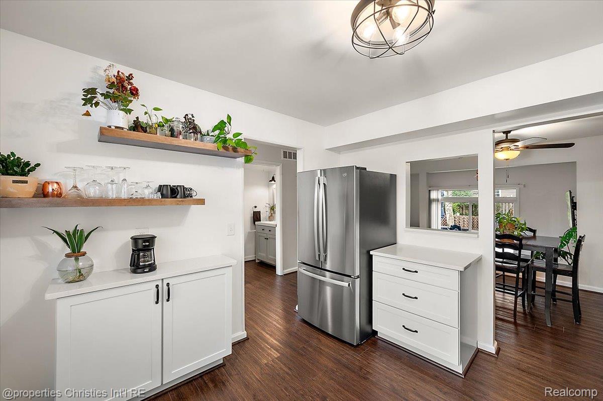 41327 Lagoon Court