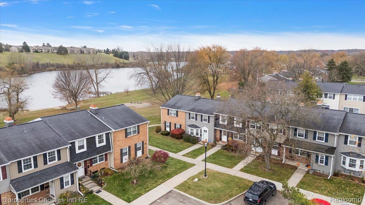 41327 Lagoon Court