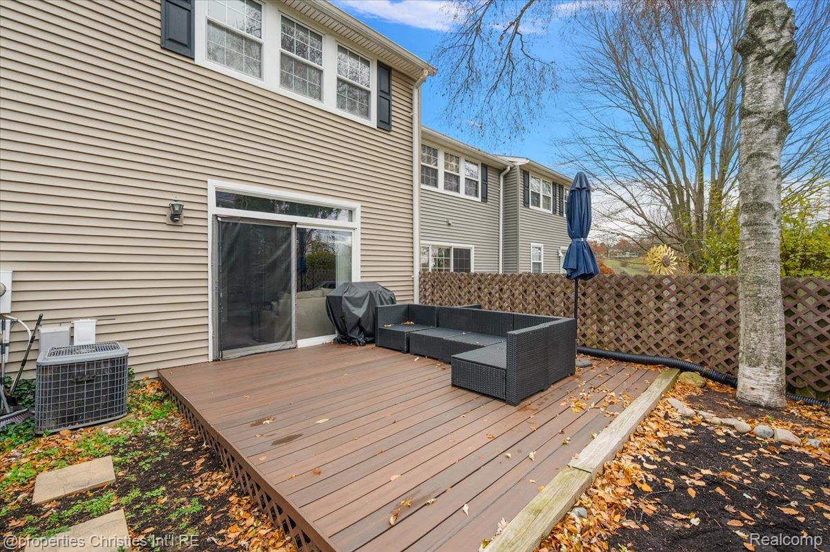 41327 Lagoon Court