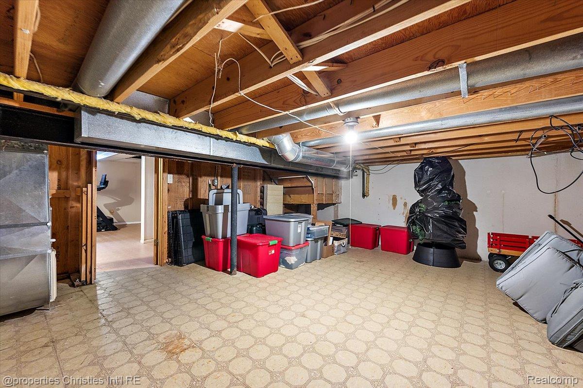 41327 Lagoon Court