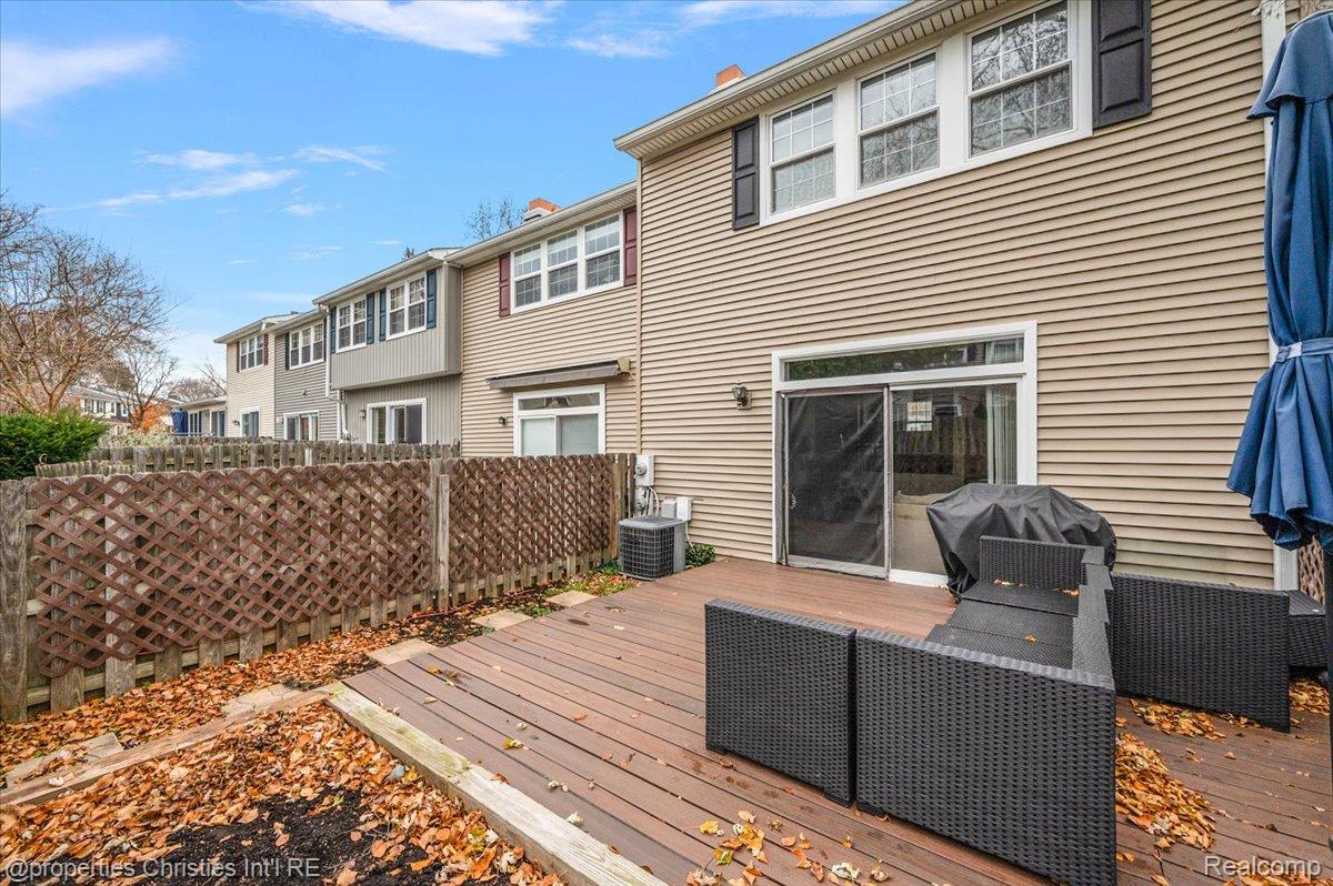 41327 Lagoon Court