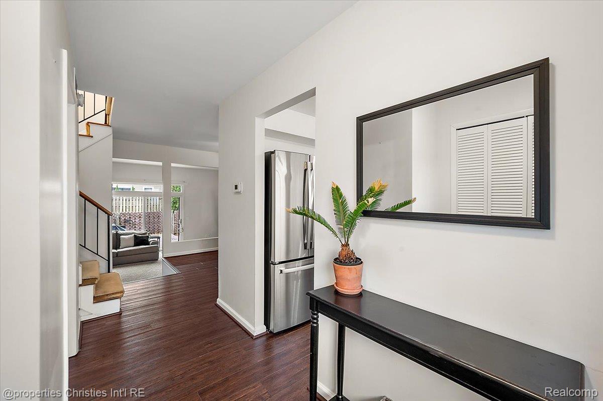 41327 Lagoon Court
