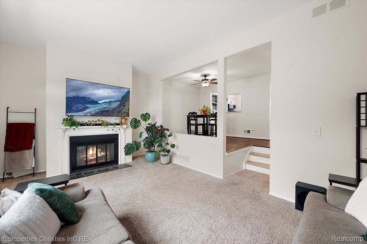 41327 Lagoon Court