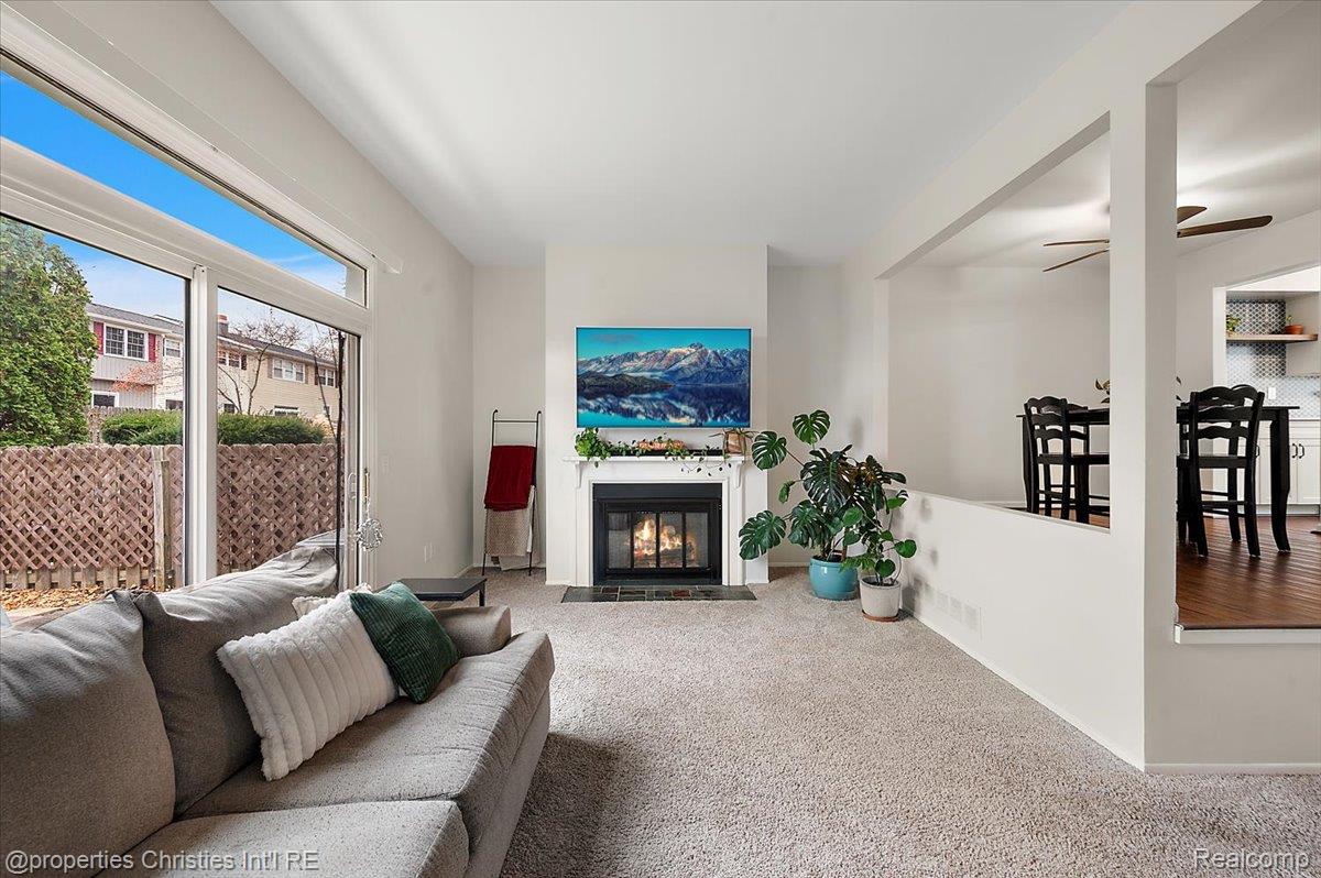 41327 Lagoon Court