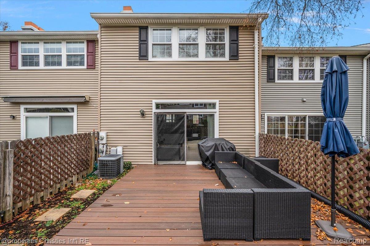 41327 Lagoon Court