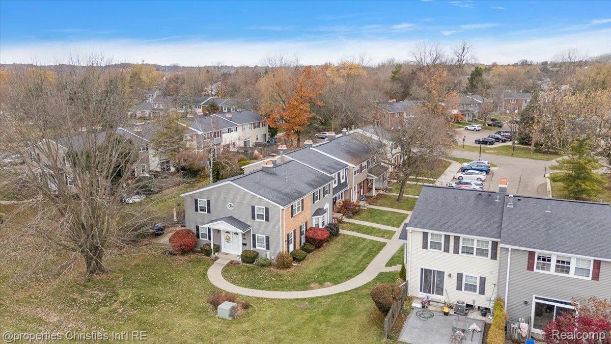 41327 Lagoon Court
