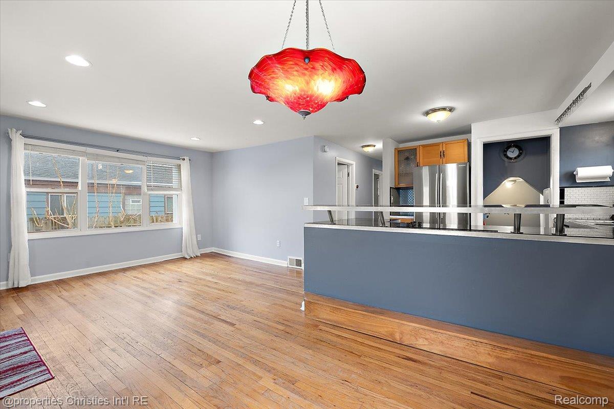 2435 Sunnyknoll Avenue