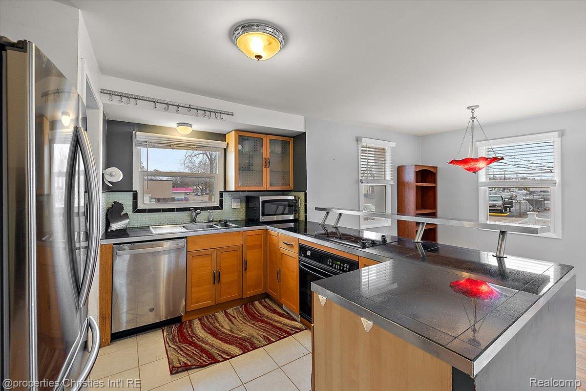 2435 Sunnyknoll Avenue