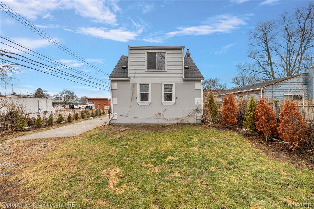 2435 Sunnyknoll Avenue