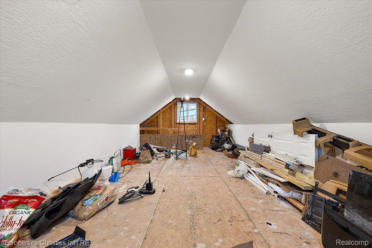 2435 Sunnyknoll Avenue