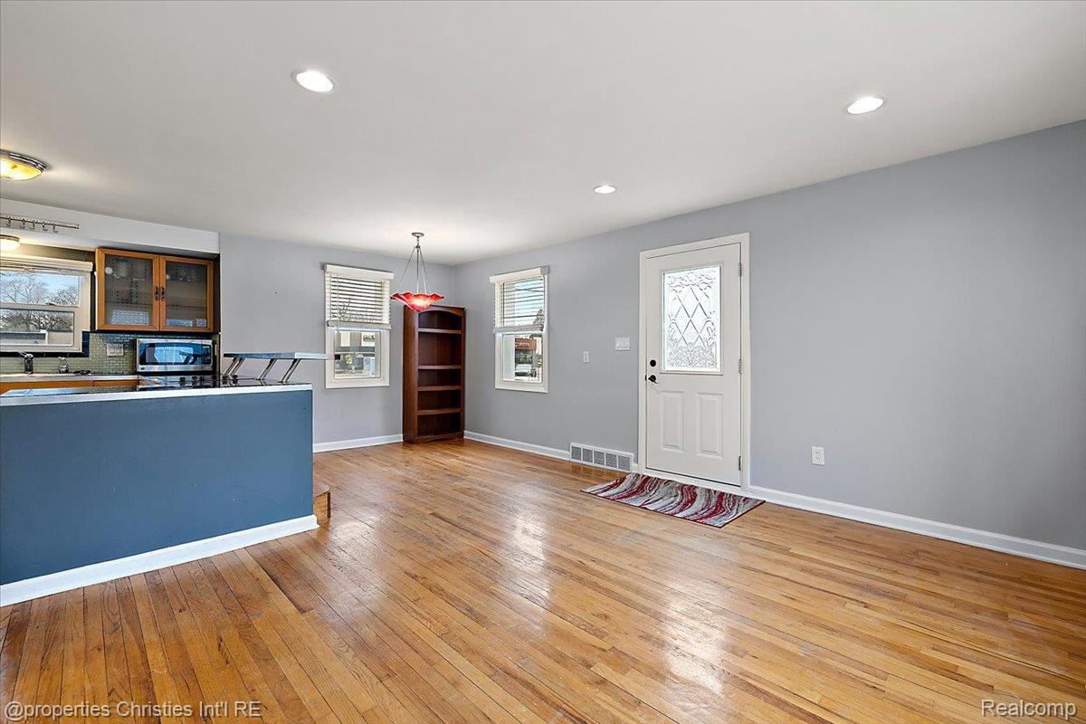 2435 Sunnyknoll Avenue