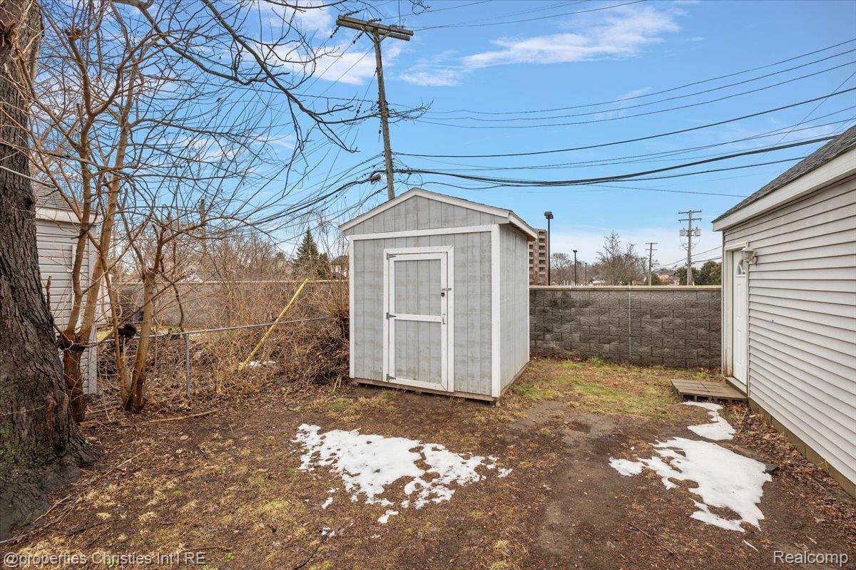 2435 Sunnyknoll Avenue