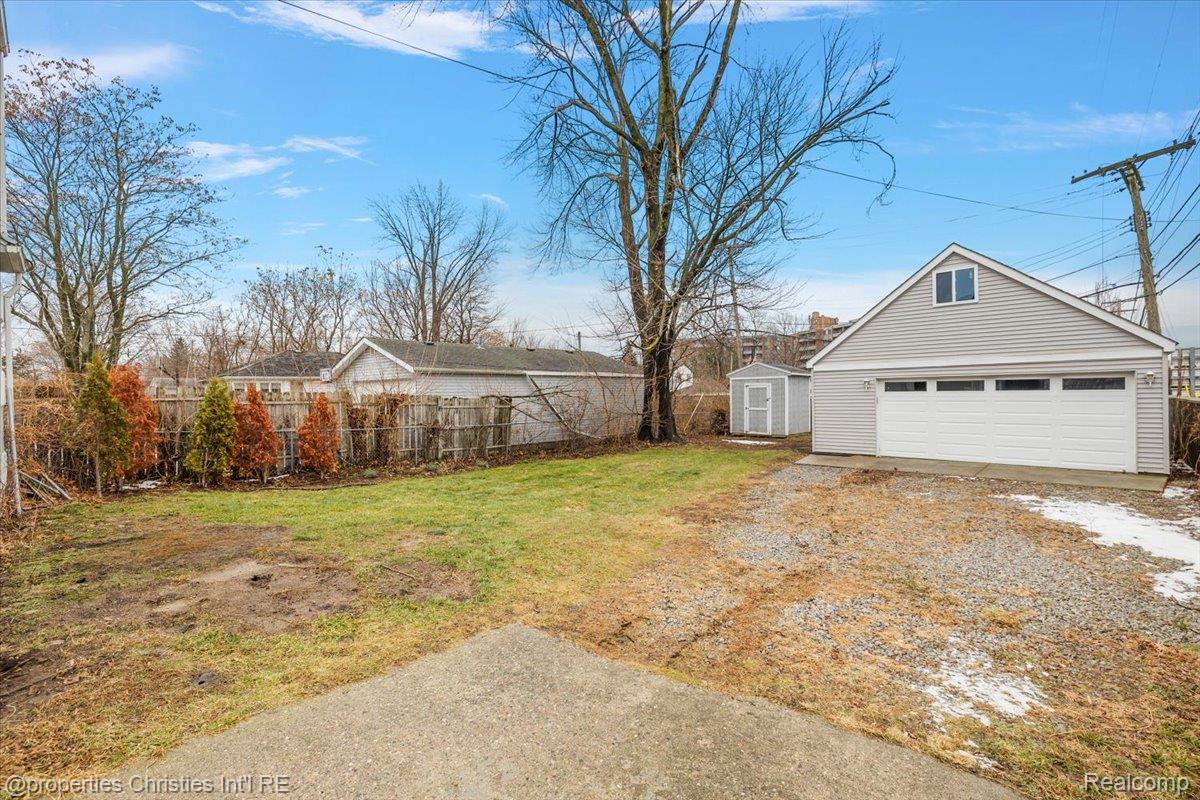 2435 Sunnyknoll Avenue