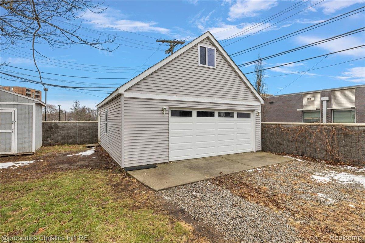 2435 Sunnyknoll Avenue