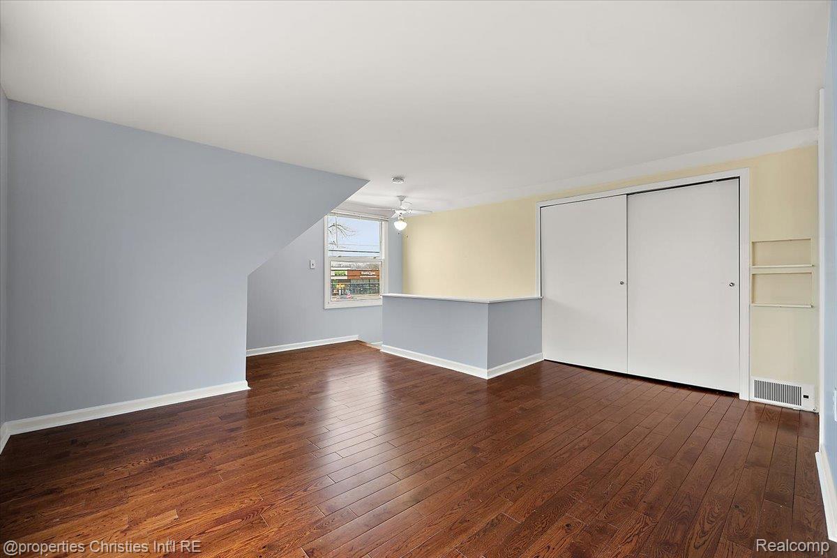 2435 Sunnyknoll Avenue