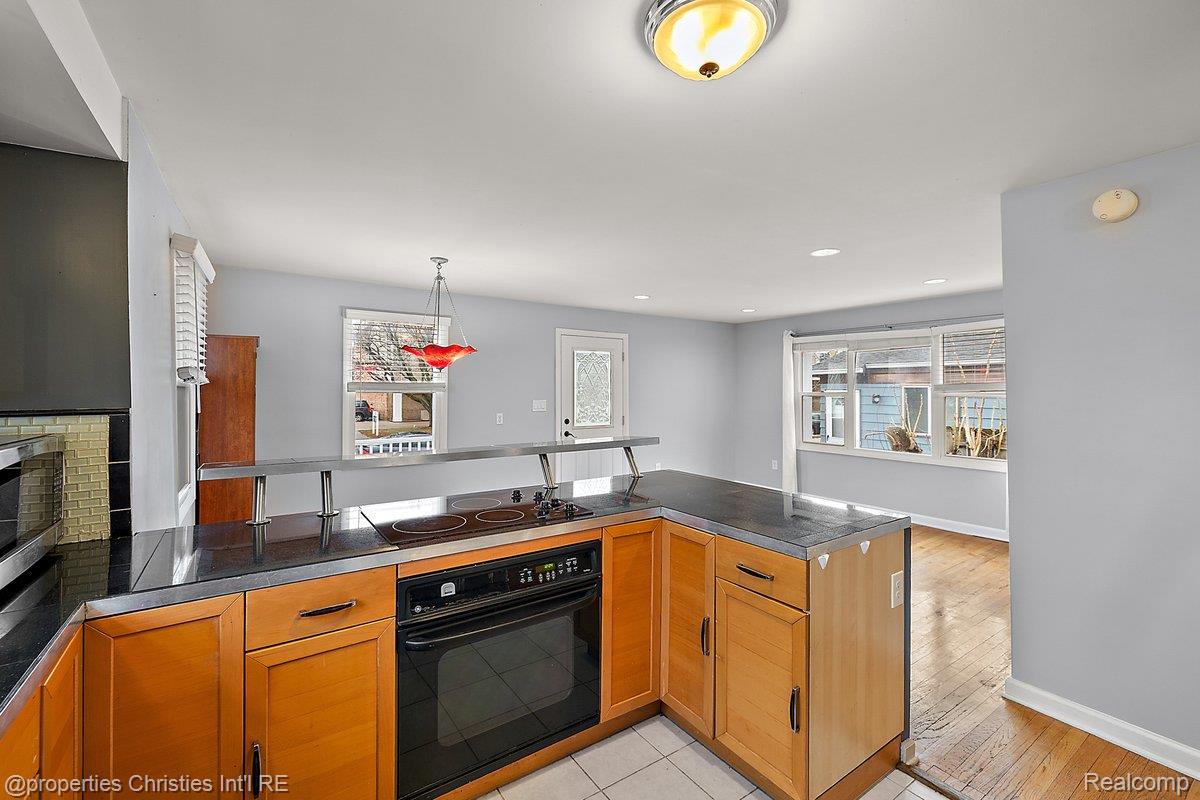 2435 Sunnyknoll Avenue