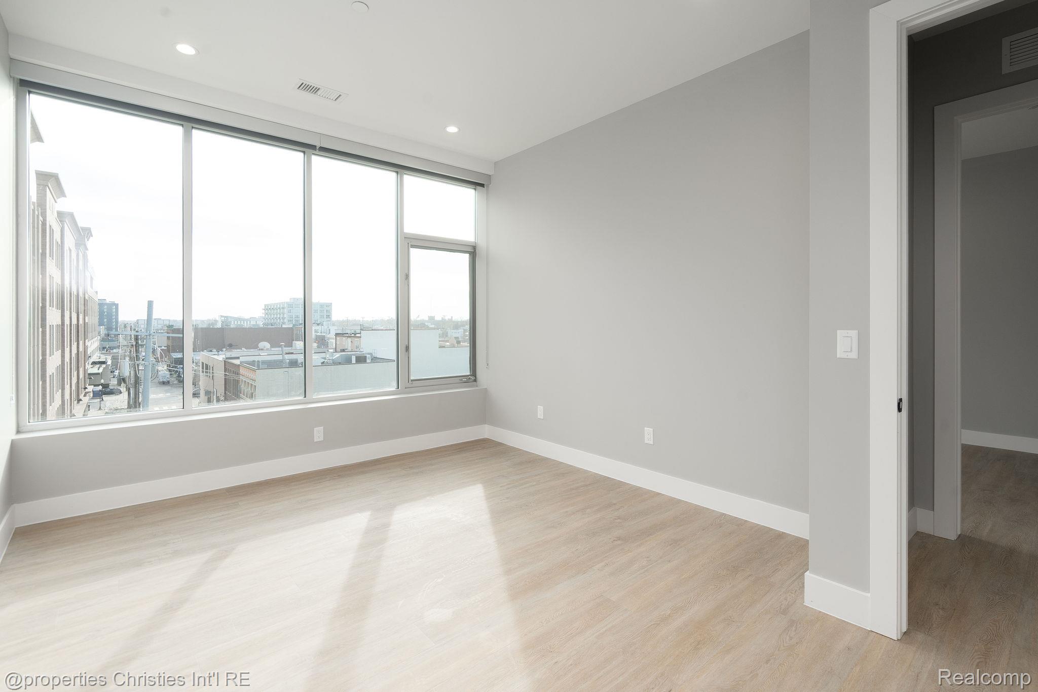 118 N Main Street 403