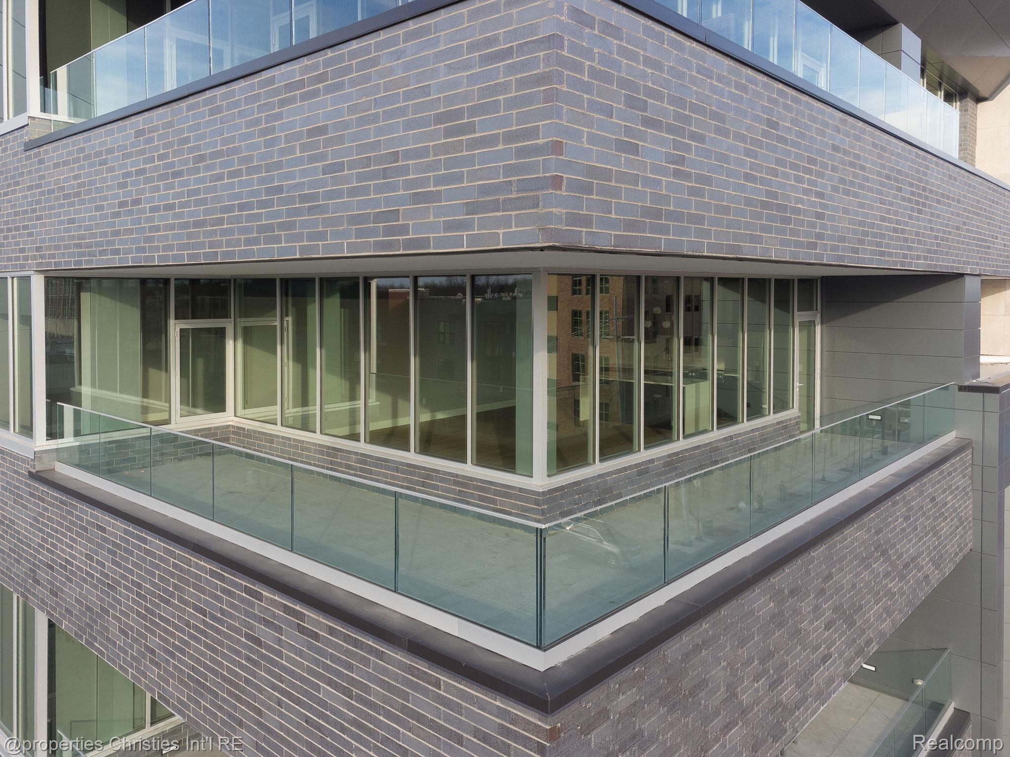 118 N Main Street 403