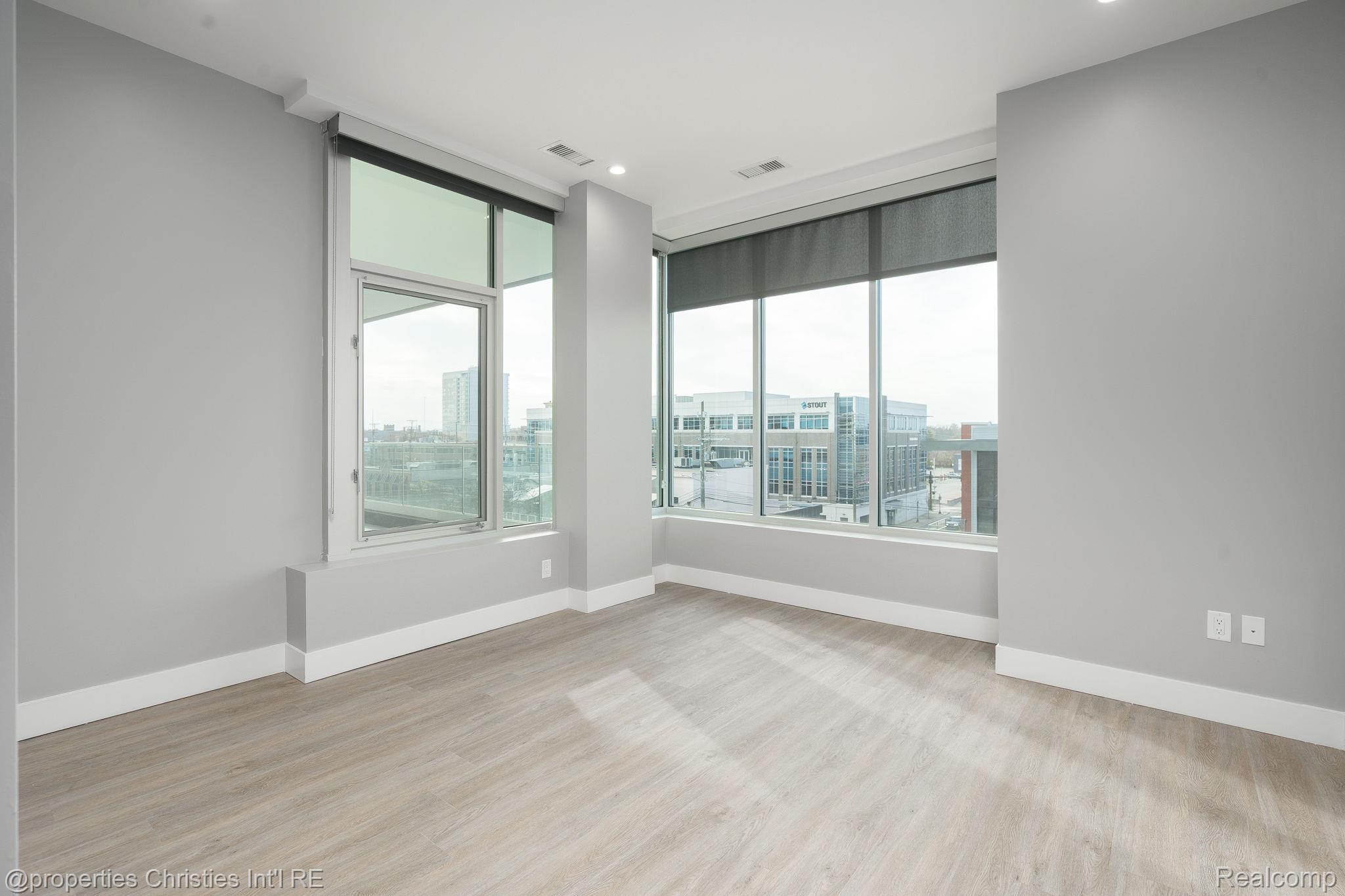 118 N Main Street 403