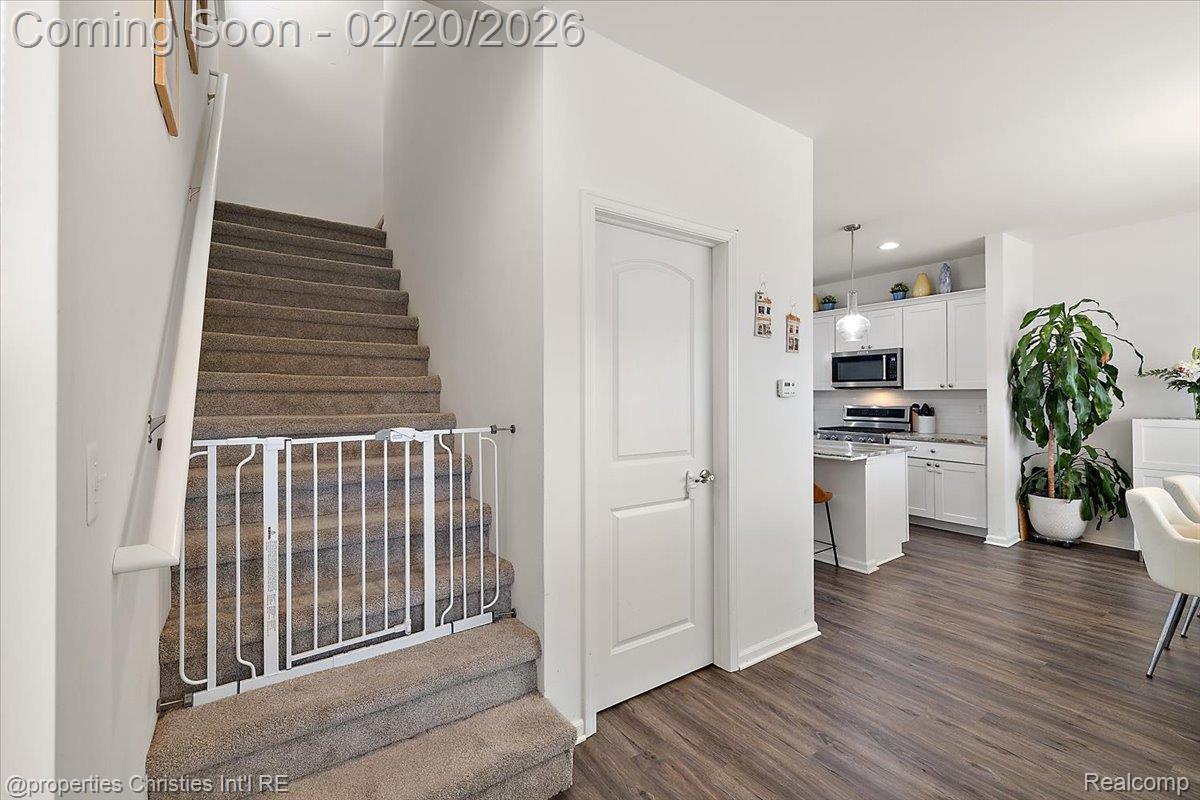 374 W Barrett Avenue