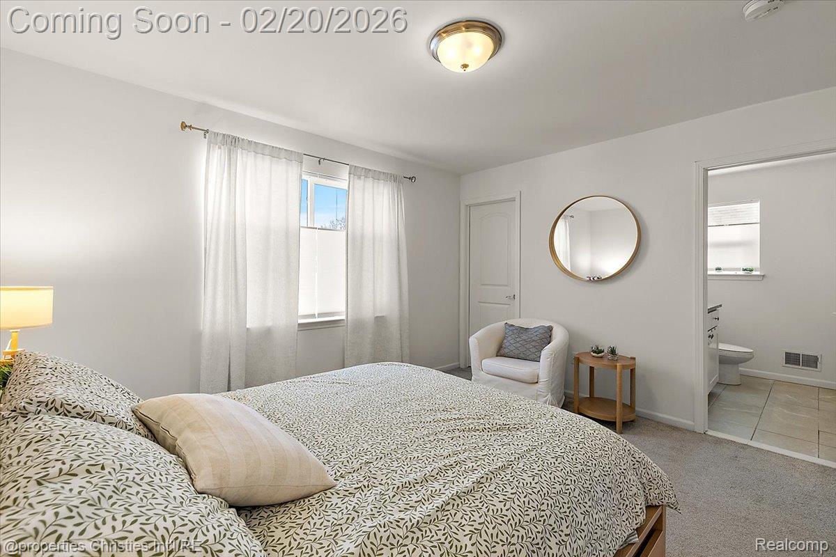 374 W Barrett Avenue