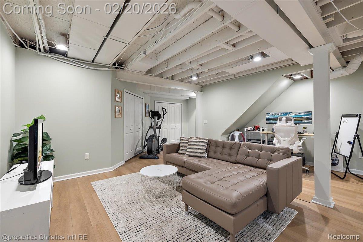 374 W Barrett Avenue