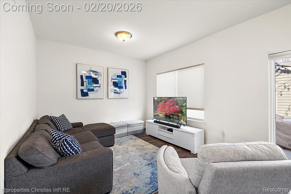 374 W Barrett Avenue