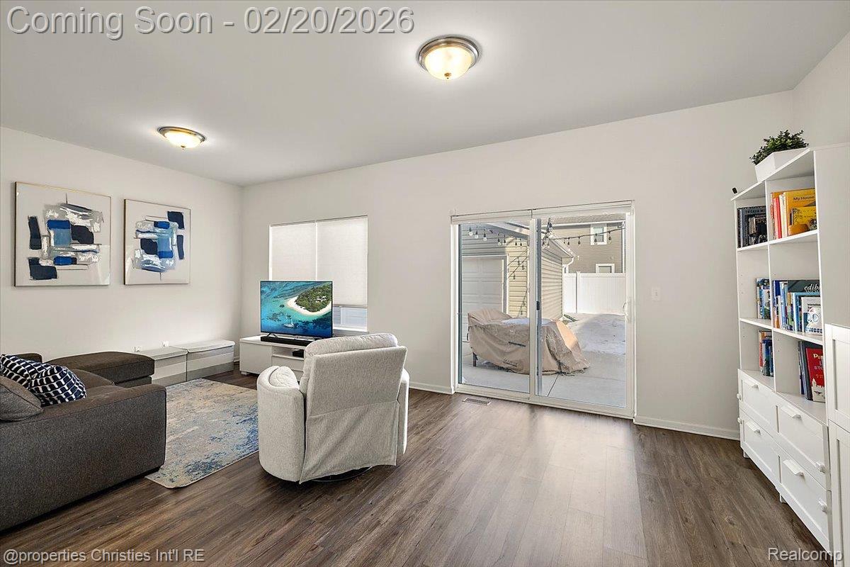 374 W Barrett Avenue