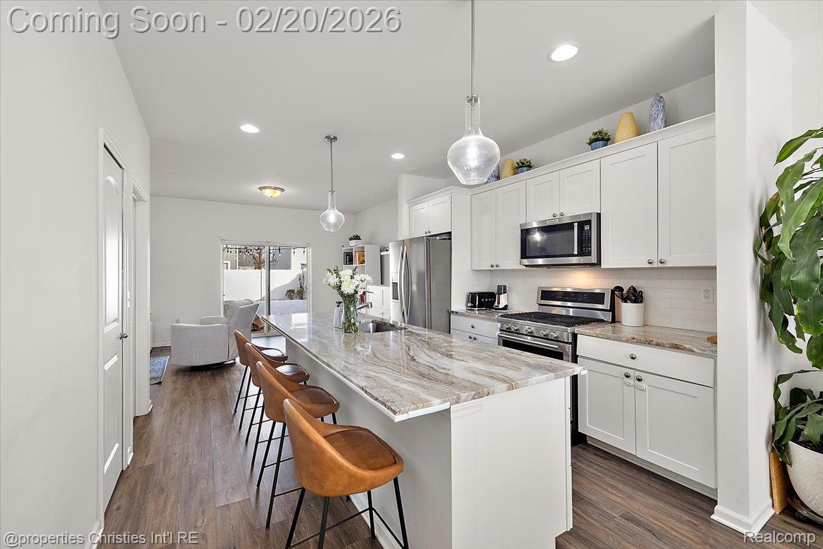 374 W Barrett Avenue