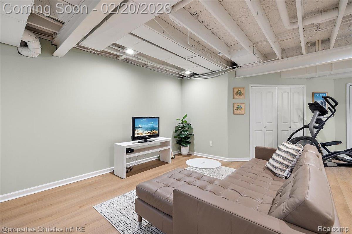 374 W Barrett Avenue