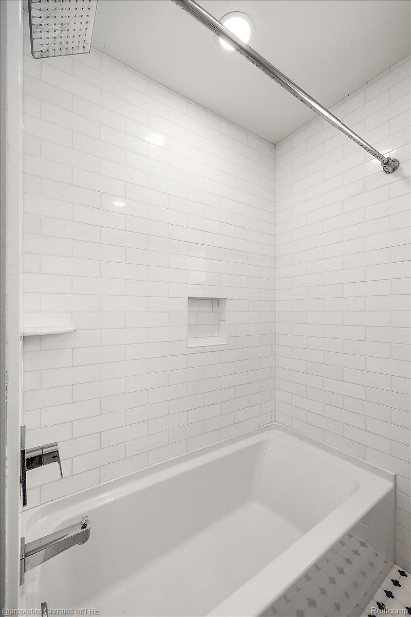 2191 Manchester Road