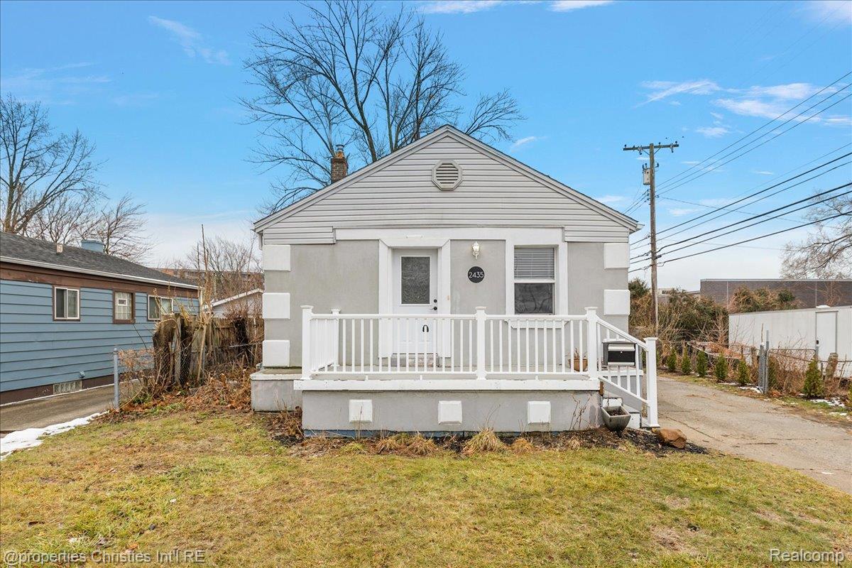 2435 Sunnyknoll Avenue