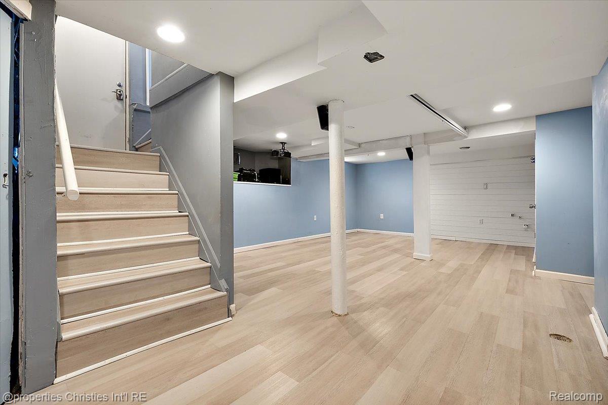 2435 Sunnyknoll Avenue