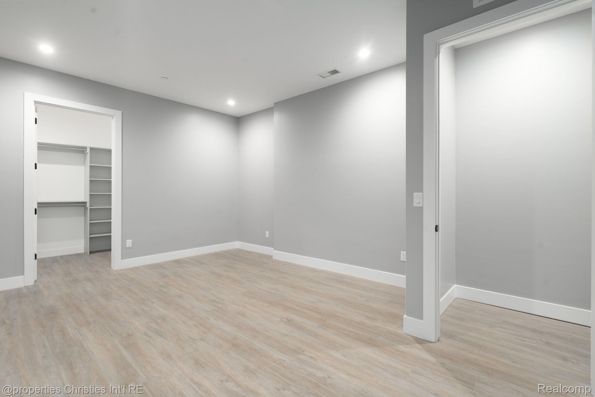 118 N Main Street 403