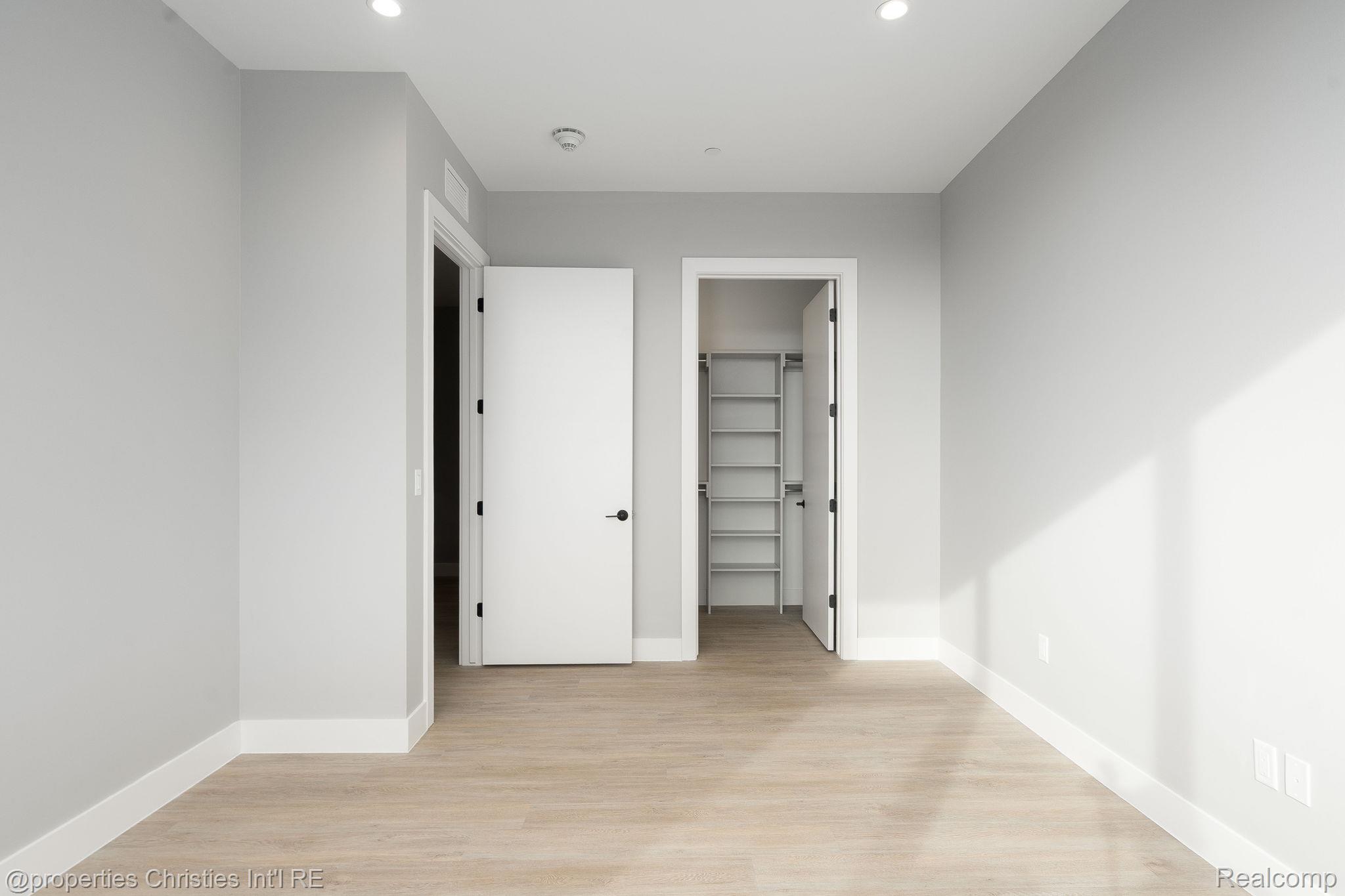 118 N Main Street 403
