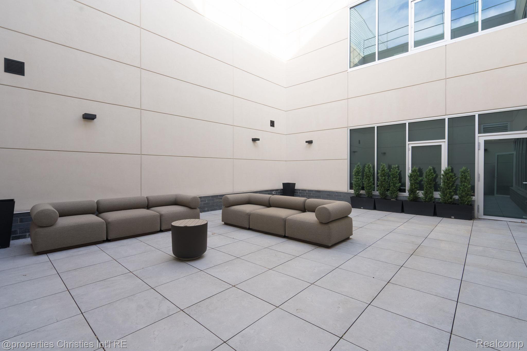 118 N Main Street 403