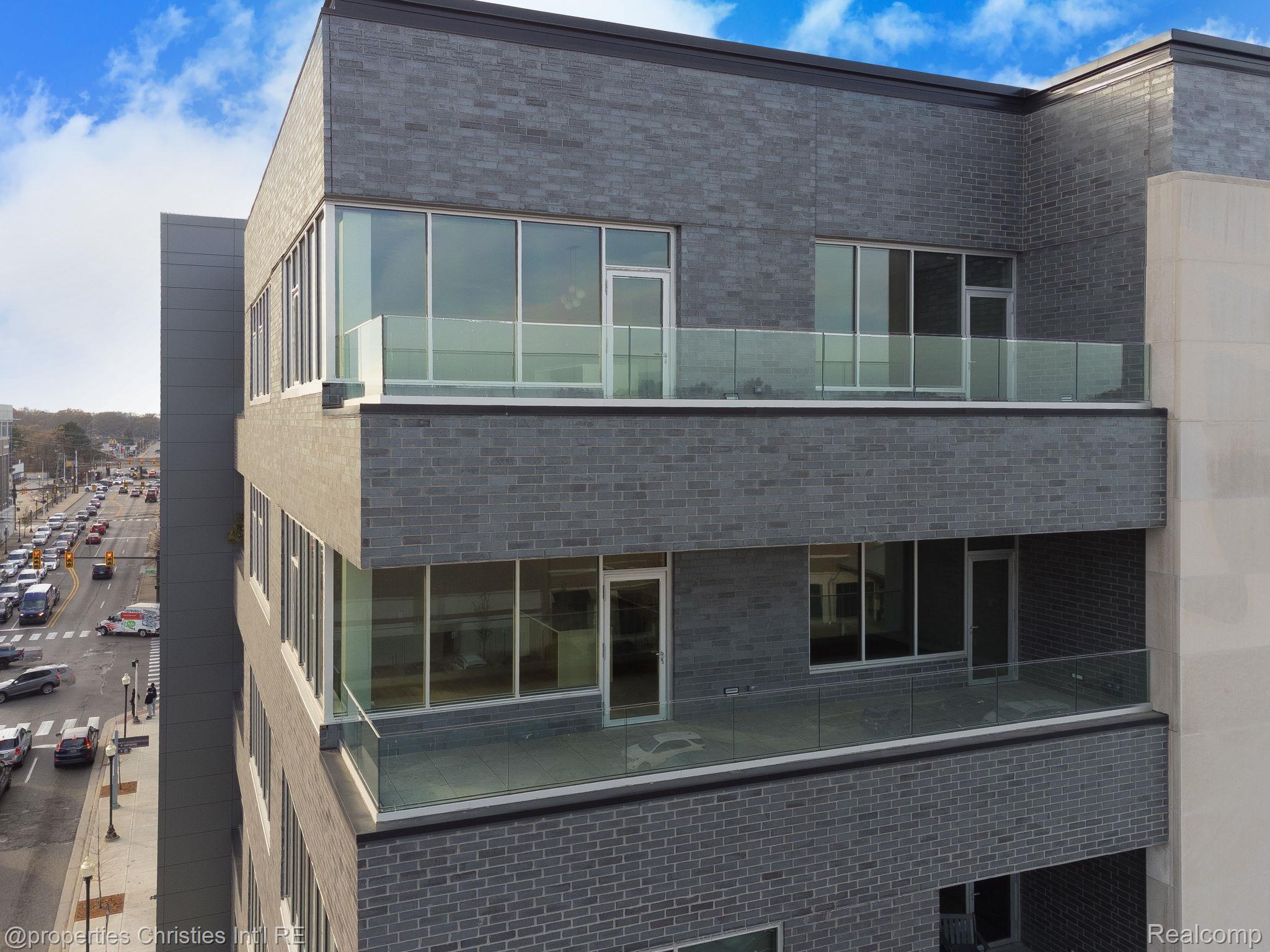 118 N Main Street 403