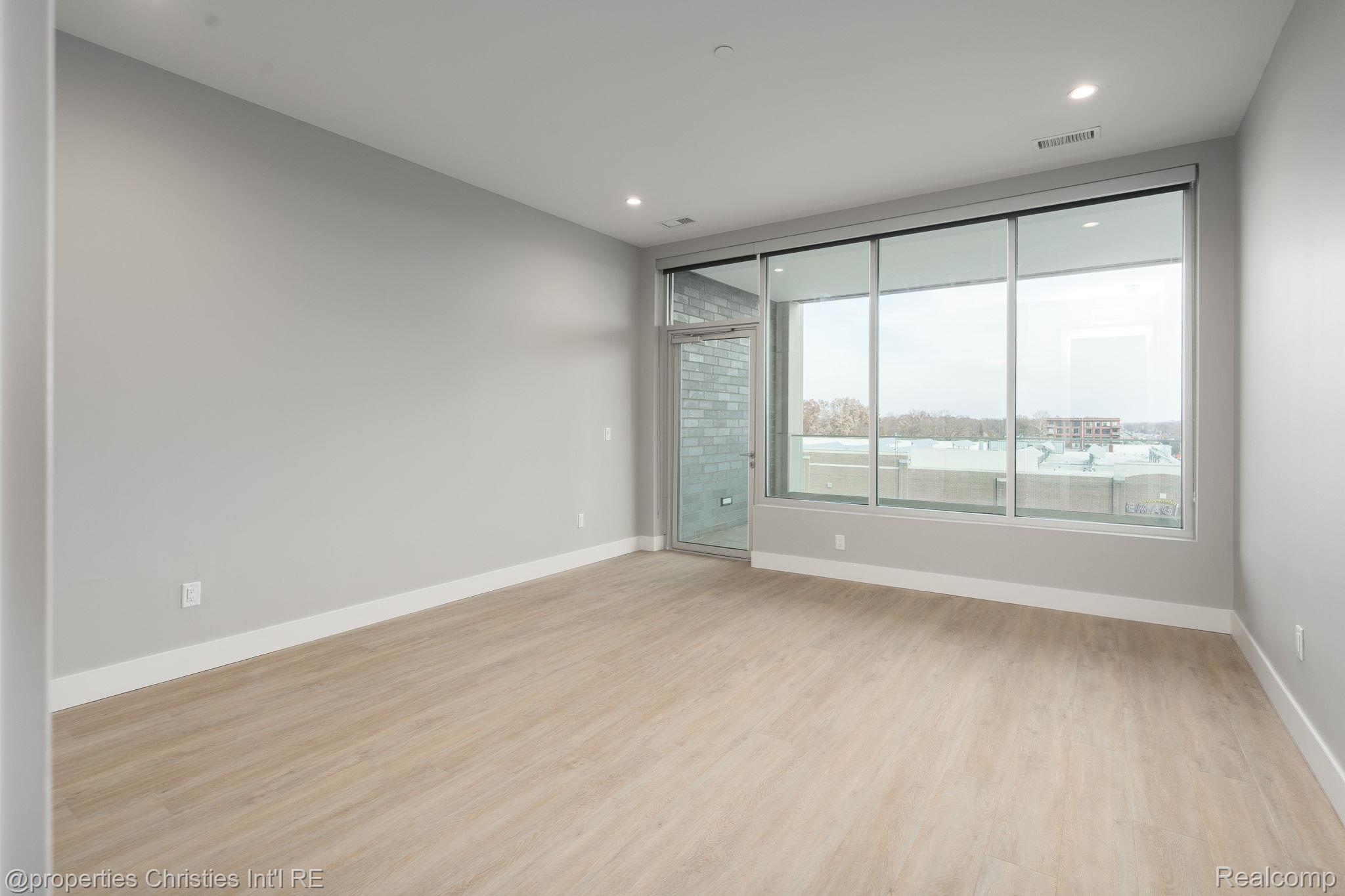 118 N Main Street 403