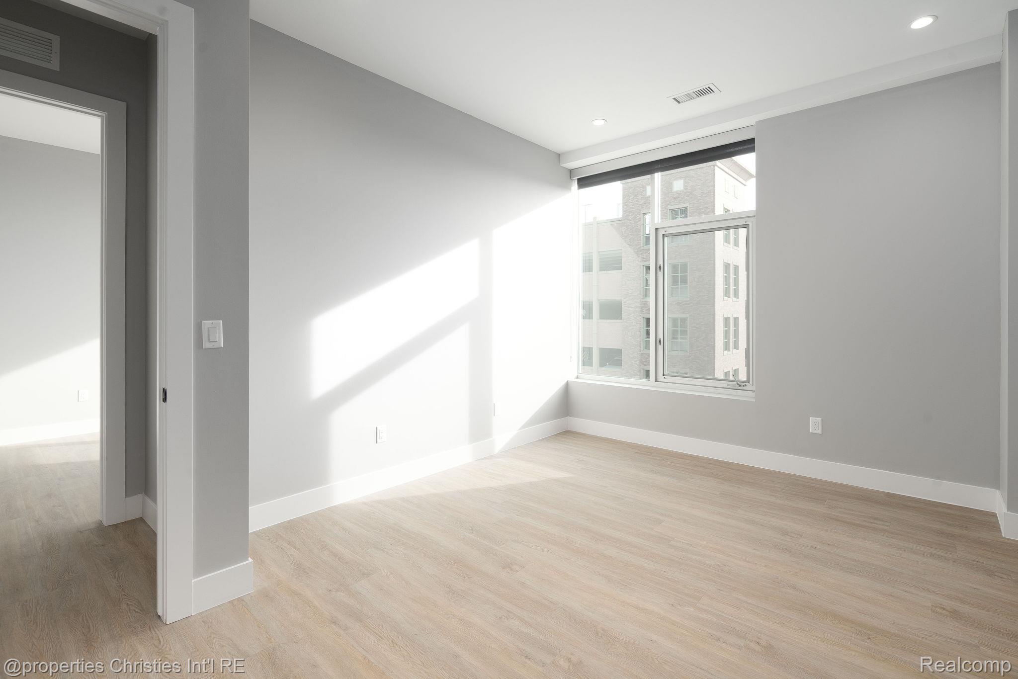 118 N Main Street 403