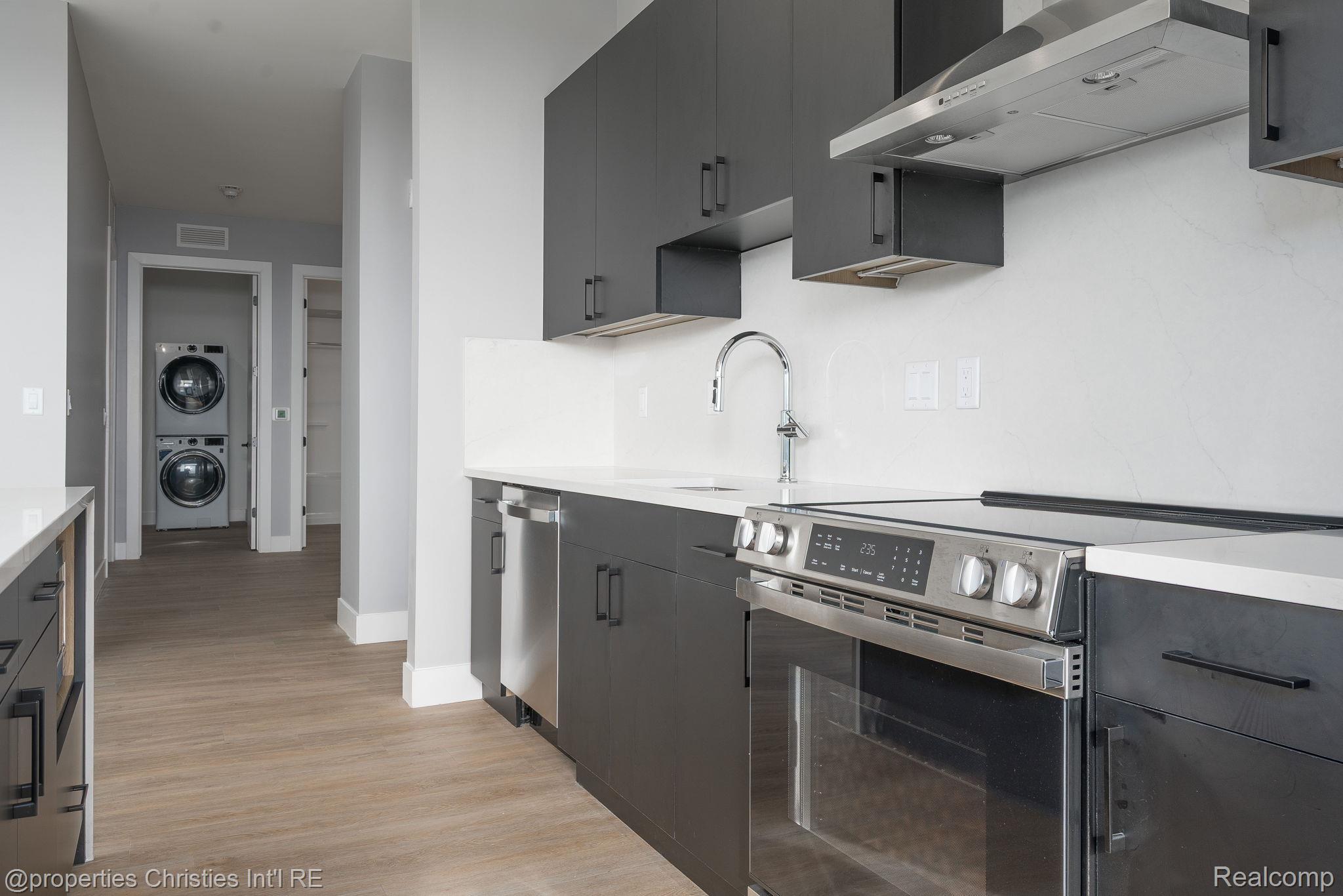 118 N Main Street 403