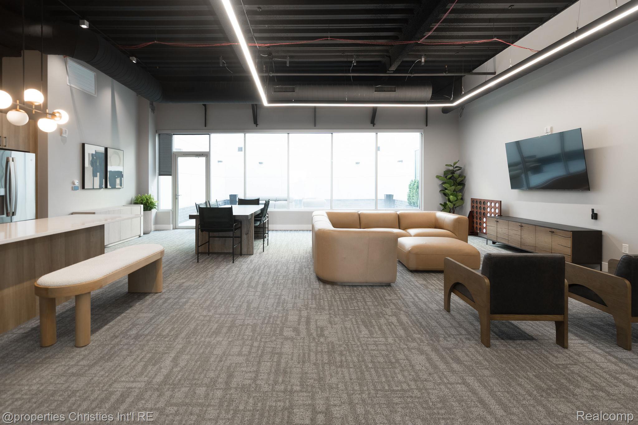 118 N Main Street 403