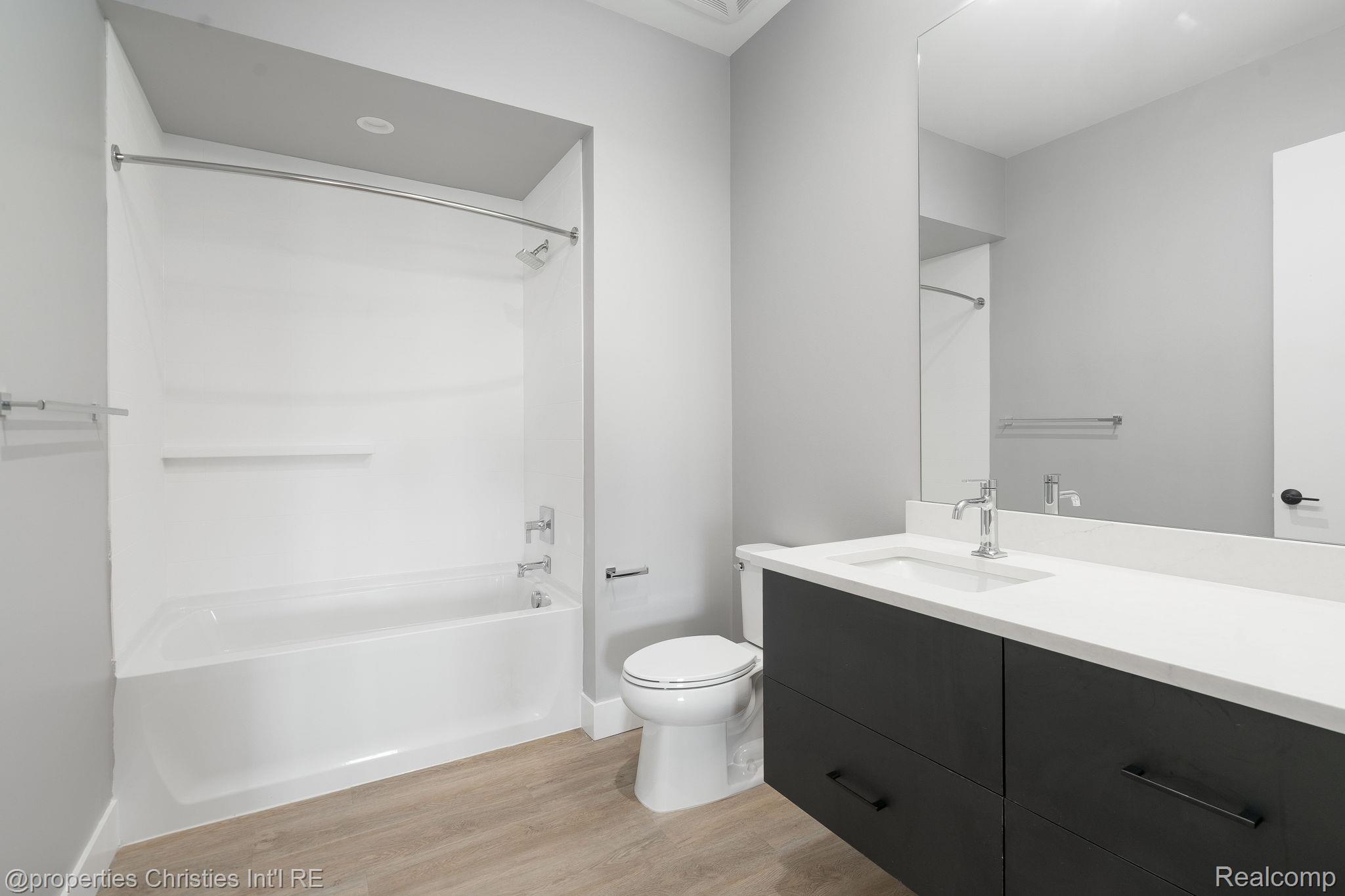 118 N Main Street 403
