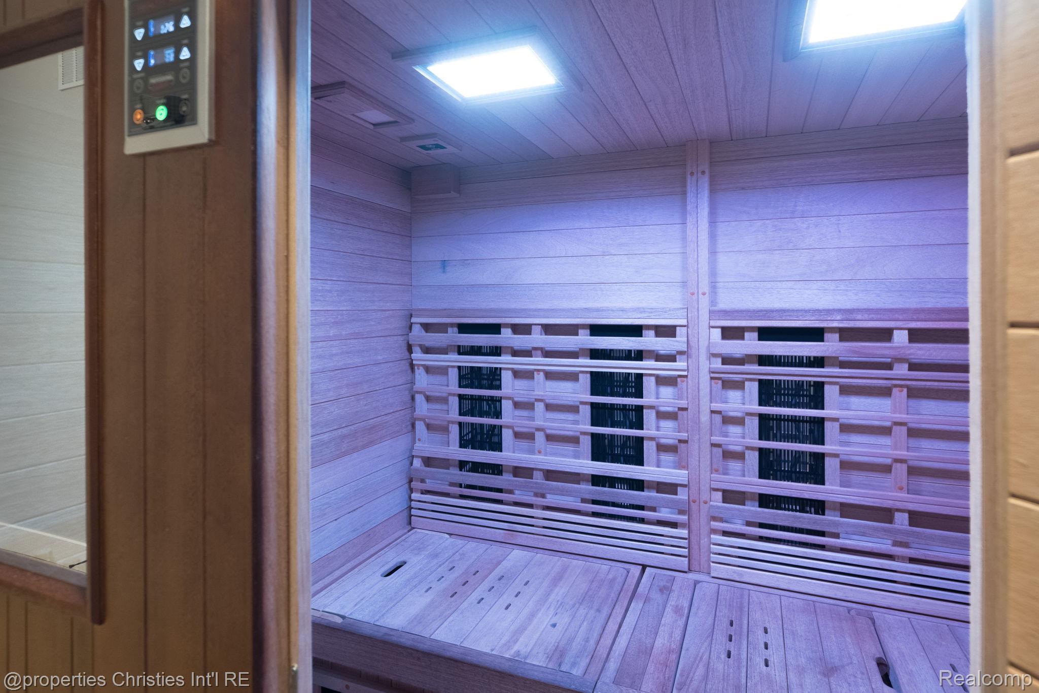 118 N Main Street 403