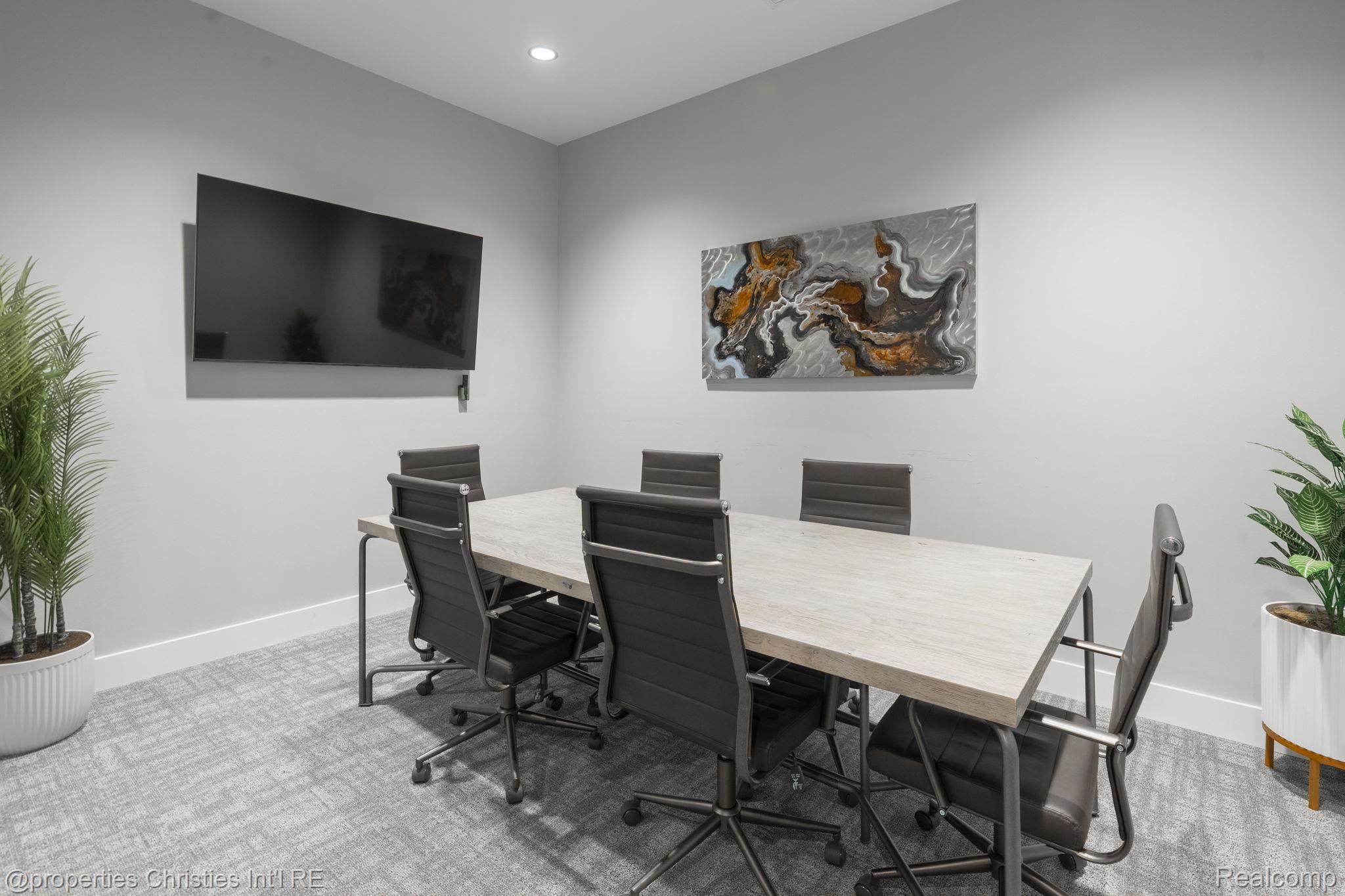 118 N Main Street 403