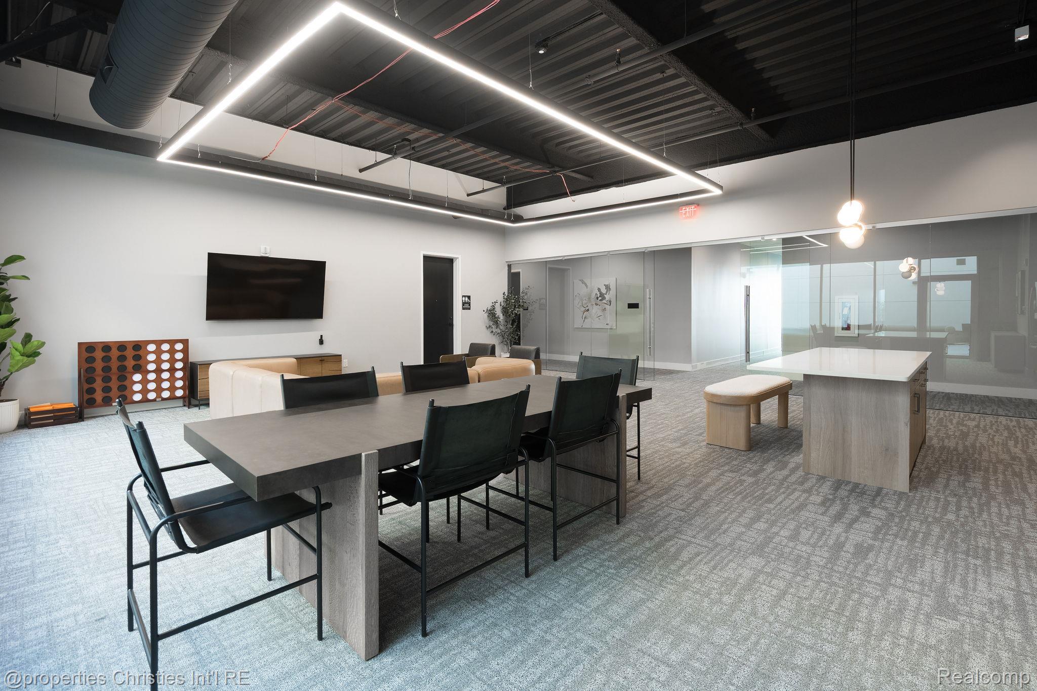 118 N Main Street 403