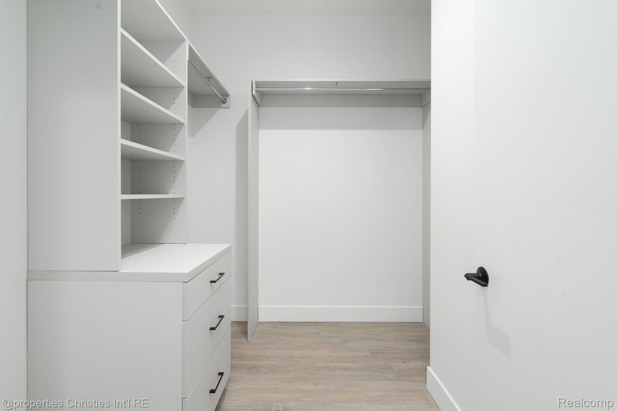 118 N Main Street 403