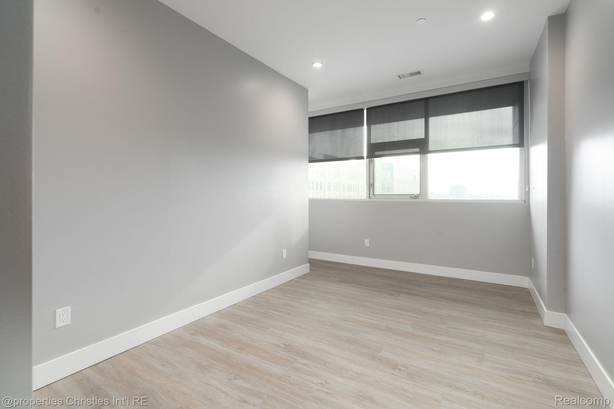 118 N Main Street 403